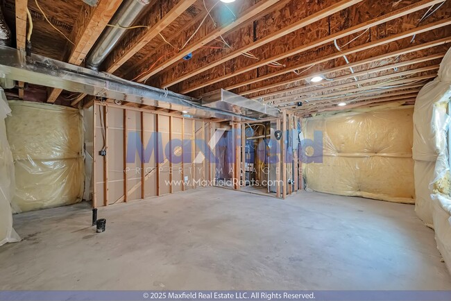 Building Photo - Golf Course Townhouse 3 BD 2.5 BA 2 GA w/ ...