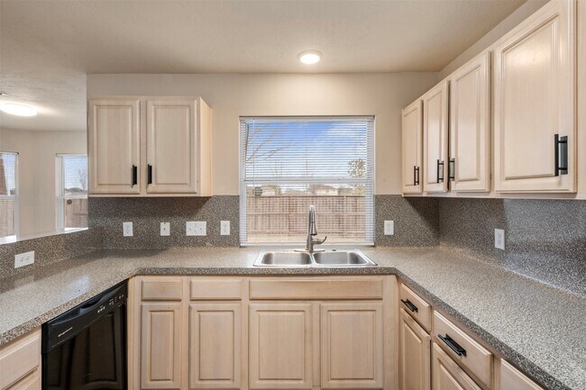 Building Photo - 13615 Ambrose St