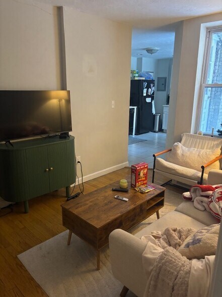 Building Photo - 224 Hanover St