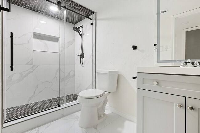 Building Photo - 6814 Loch Langham Dr