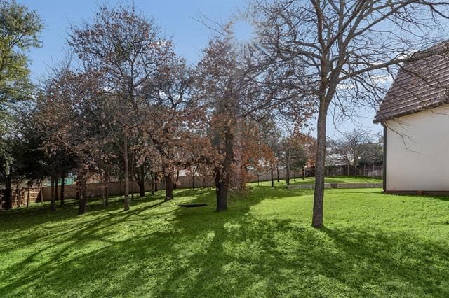 Building Photo - 809 Charleston Dr