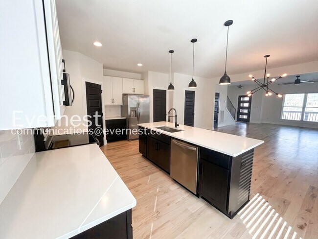 Building Photo - 427 Toney Rd