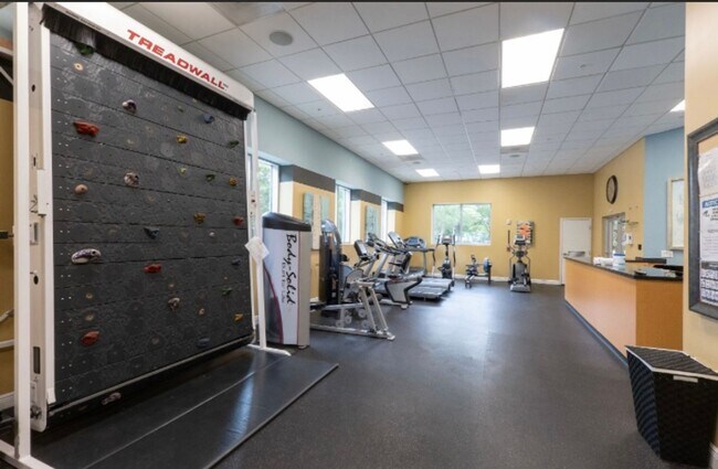 Building Photo - Centerpointe- Urban luxury living!!