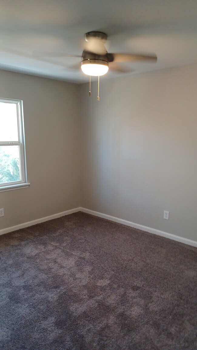 Building Photo - 521 Fairfield Way