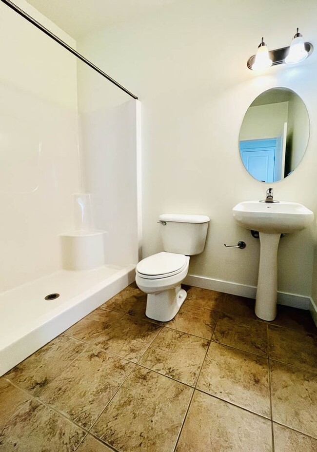 Building Photo - Eastwood Commons II Condo Association