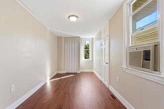 Building Photo - Charming 3 Bed, 1.5 Bath Home in York Pa!