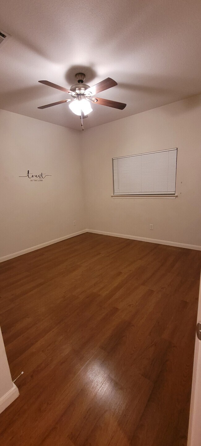 Building Photo - 217 Grooms Rd