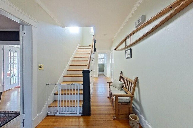 Building Photo - 27 Cranston Ave