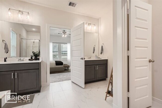 Building Photo - OXFORD PLAN