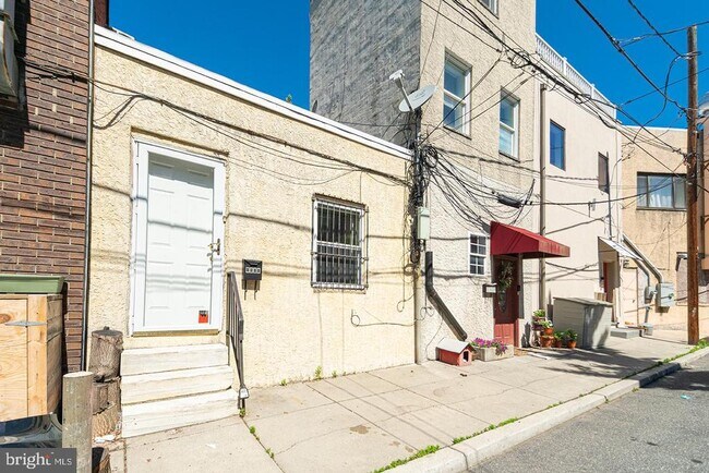 Building Photo - 1635 Passyunk Ave