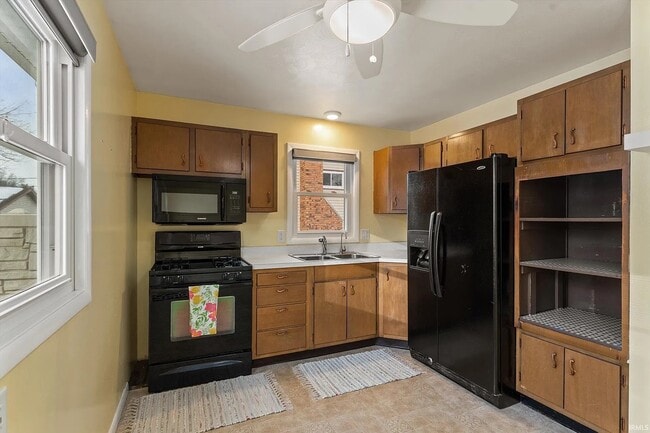 Building Photo - 1715 Rerick St