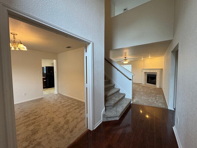 Building Photo - 4-Bedroom House for Rent in Killeen