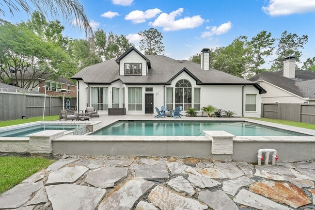 Building Photo - 163 N Concord Forest Cir