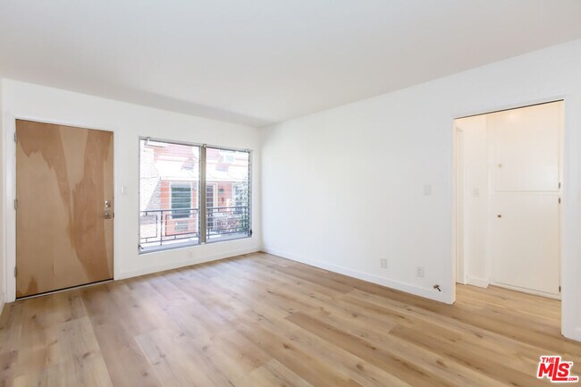 Building Photo - 1268 N Sweetzer Ave