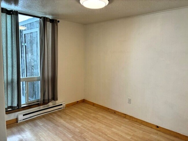 Building Photo - 340 Straight Creek Dr