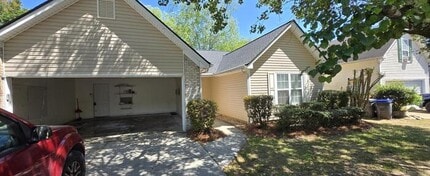 Building Photo - Charming 3-Bedroom Home with Spacious Layout & Prime Location