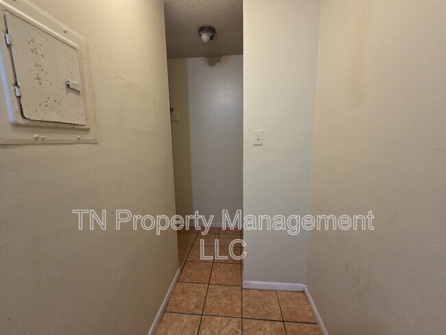 Building Photo - 202 Rue Basin