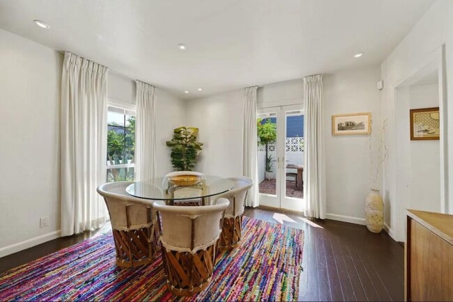 Building Photo - 409 W Water St