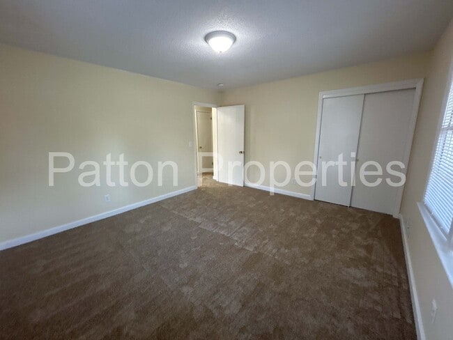 Building Photo - 7034 Fairmont Rd