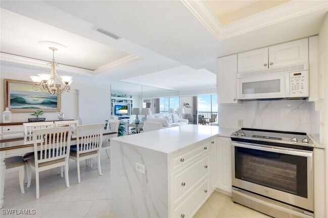 Building Photo - 3443 Gulf Shore Blvd N