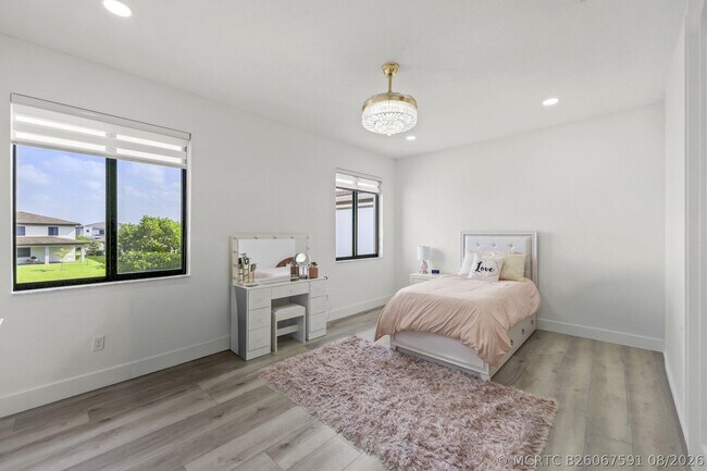 Building Photo - 10432 N Lago Vista Cir