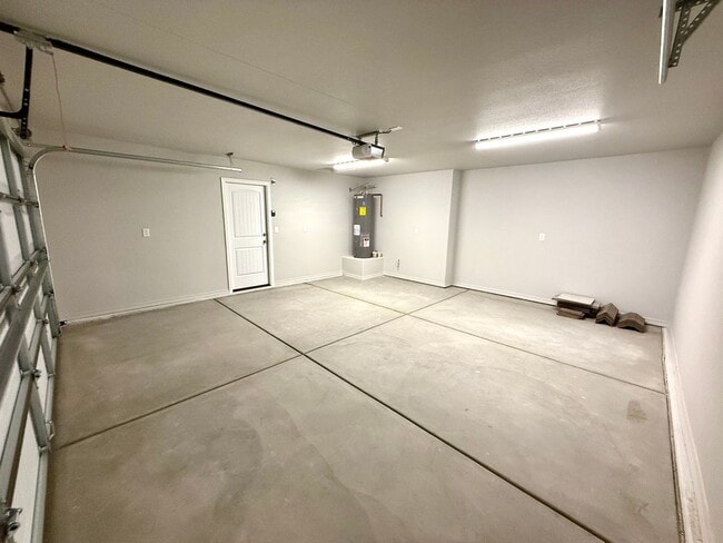 Building Photo - Newly Built 3-Bedroom, 2-Bath Home in a Prime Location Near Hospital & Shopping!