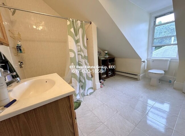 Building Photo - SEPT Awesome Brookline 4bed w/ 2 full bath...