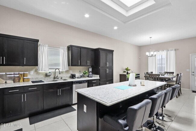 Building Photo - 629 Guy Meyers