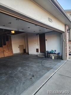 Building Photo - 9225 Clermont Dr