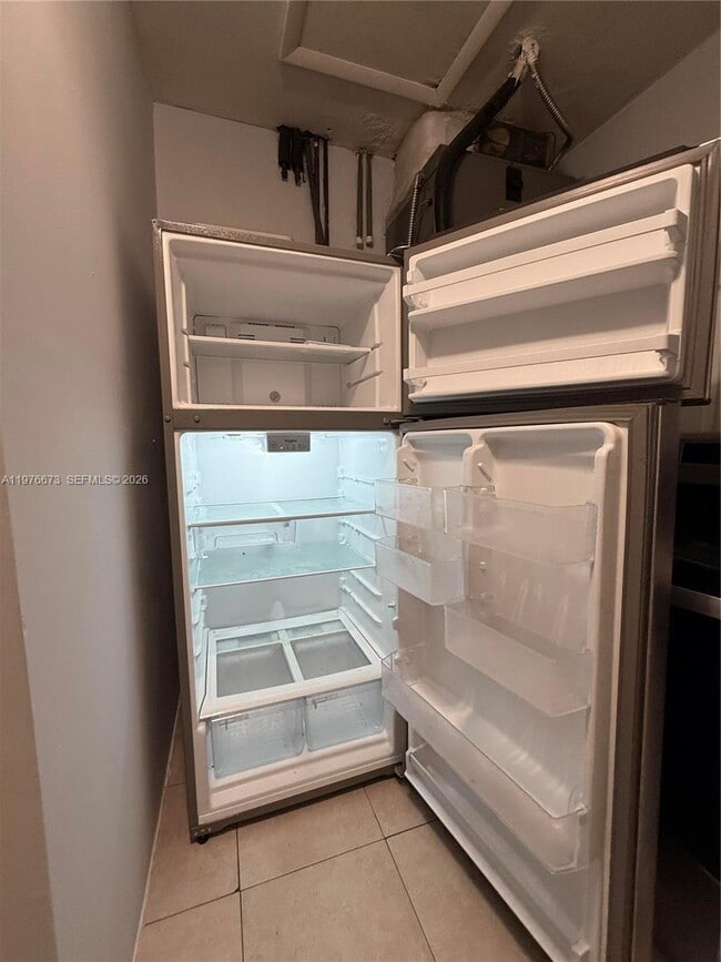 Building Photo - 5941 NW 14th Ct