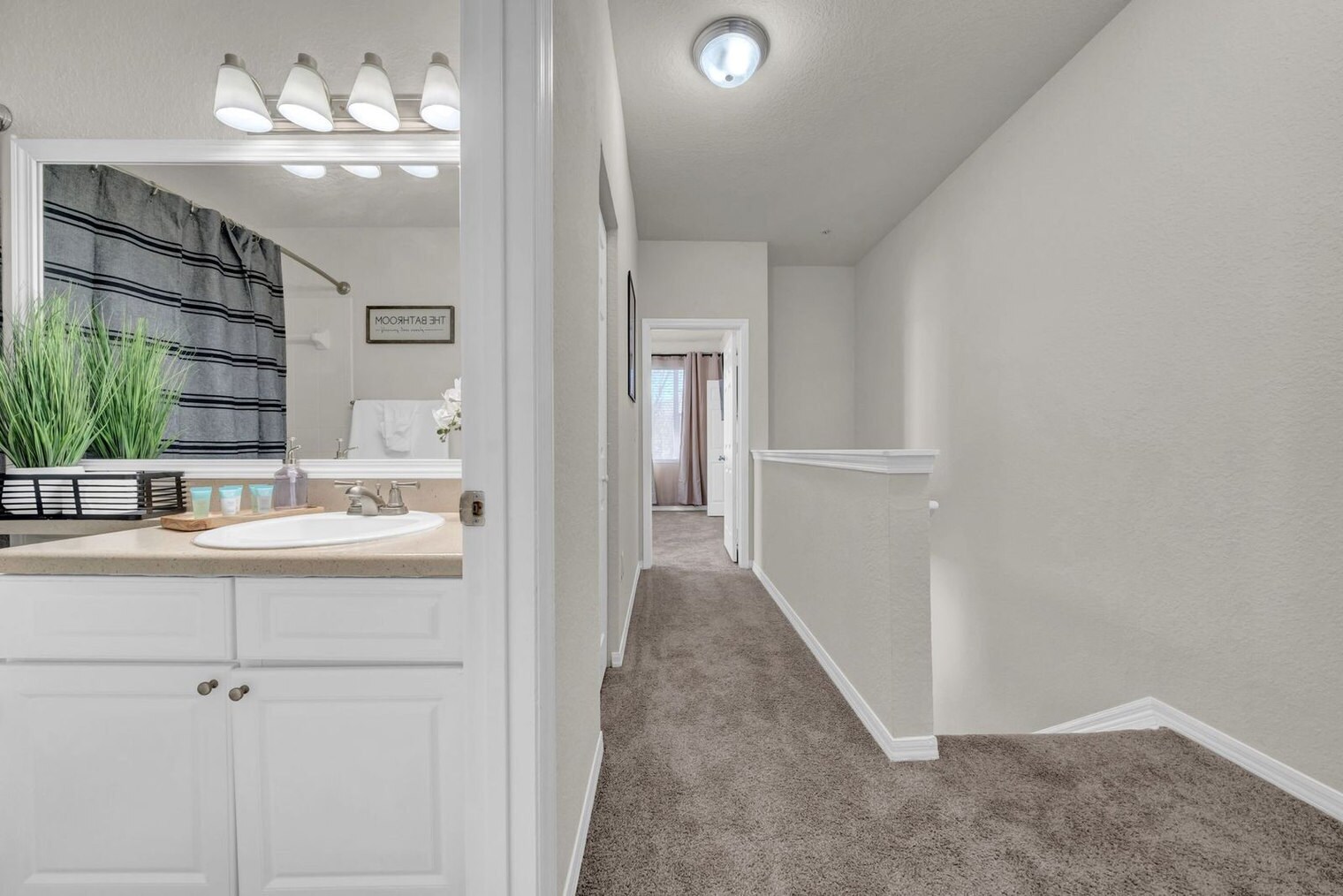 Building Photo - 10056 Montague St