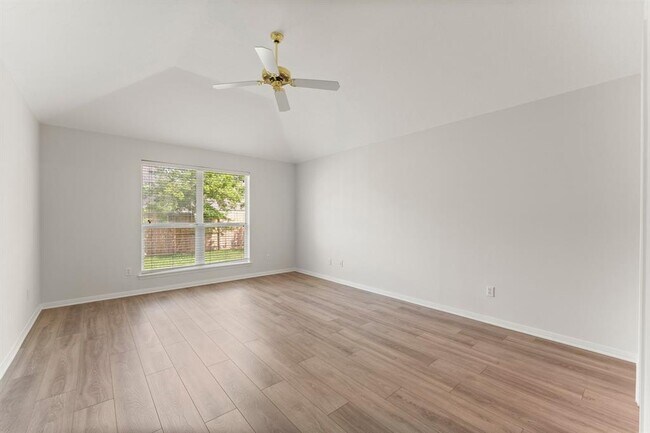 Building Photo - 23214 Goldensong Ct