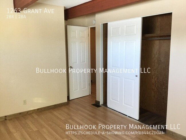 Building Photo - MOVE IN SPECIAL $300 off first full months...