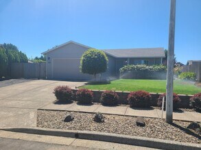 Building Photo - 429 S Jasper Ct
