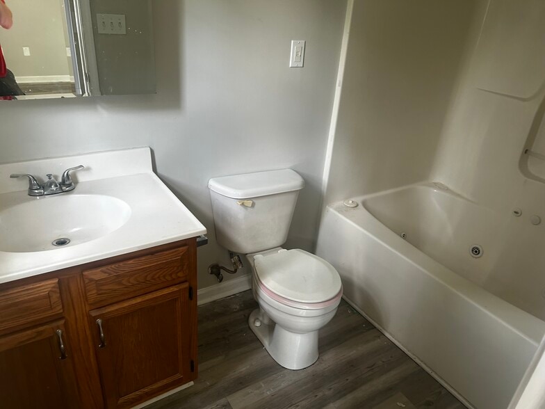 Building Photo - 77 Burdette Dr
