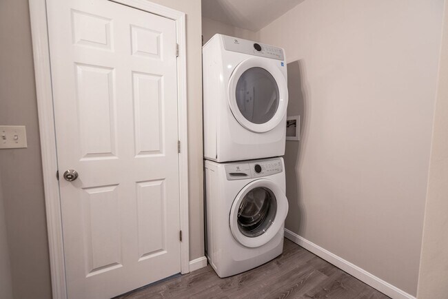 Building Photo - 9 Veto St