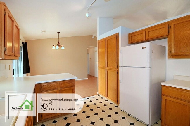 Building Photo - 2875 Tropicana Ct