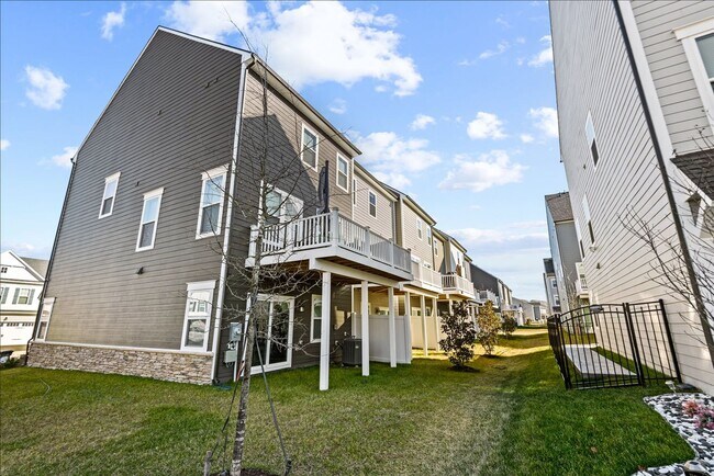 Building Photo - Like New! CLOSE TO I-95 & QUANTICO!