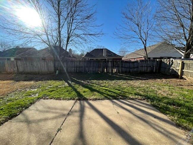 Building Photo - !Stonecreek Subdivision, hardwood floors!