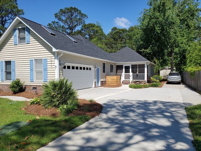 Building Photo - 7517 Lost Tree Rd