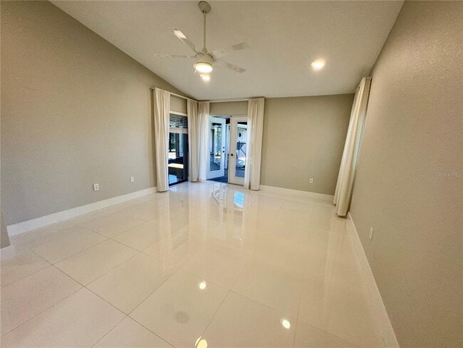 Building Photo - 3705 Torrey Pines Blvd