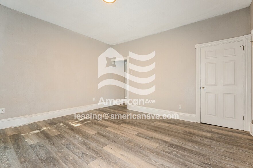 Building Photo - 620 E 17th Ave