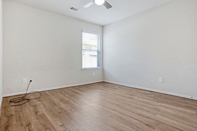 Building Photo - 1601 Katydid Ct