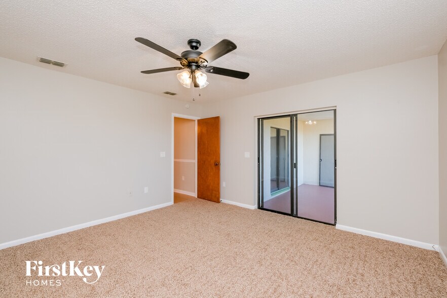 Building Photo - 2416 Timbercreek Loop W