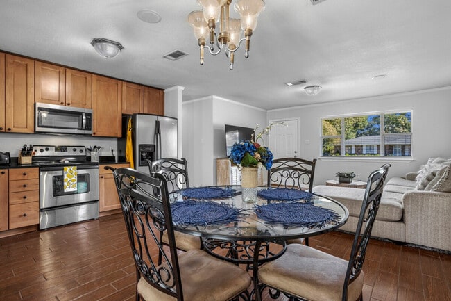 Building Photo - 114 Lassere Cir