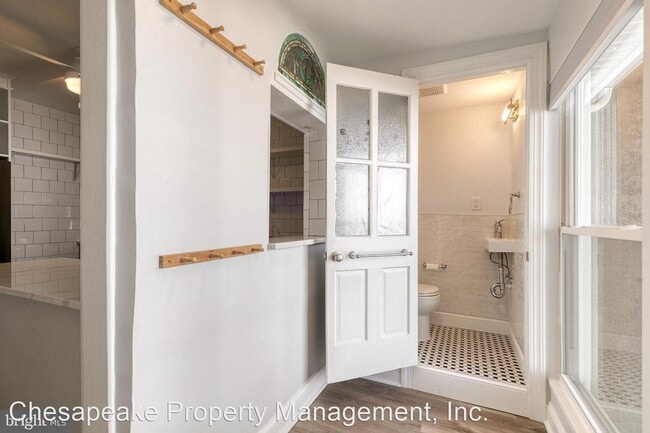 Building Photo - 2 br, 2.5 bath House - 860 W. 33rd Street