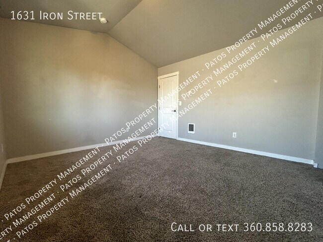 Building Photo - 1631 Iron St