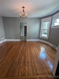 Building Photo - 324 West Ave