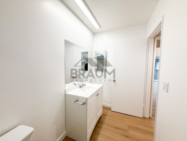 Building Photo - 13347 Victory Blvd