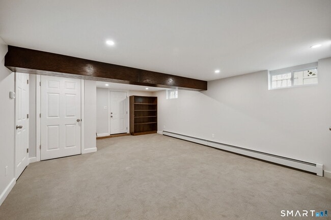 Building Photo - 5 River St